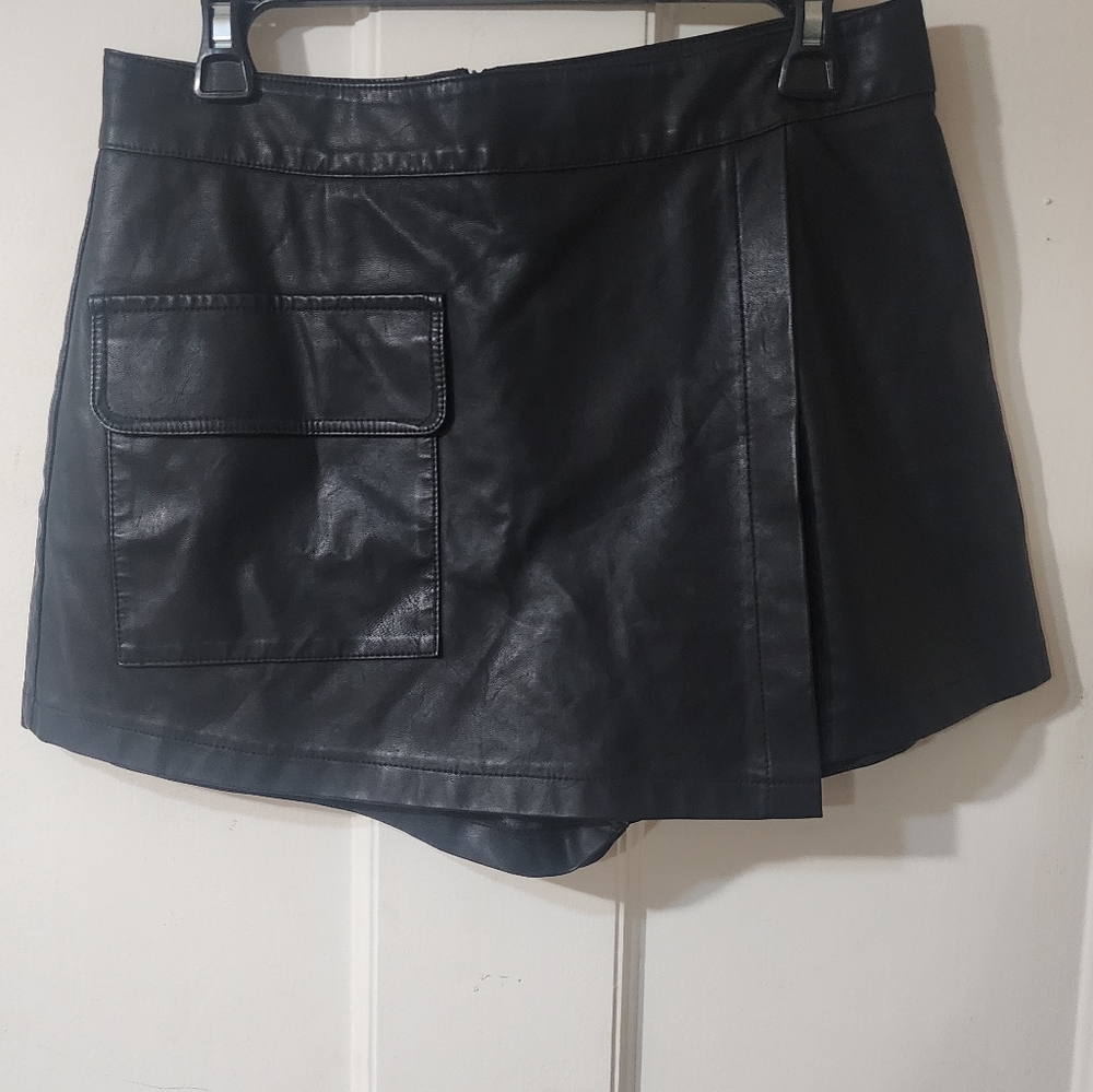 Women's FRENCH KISS Faux Black Skort Skirt